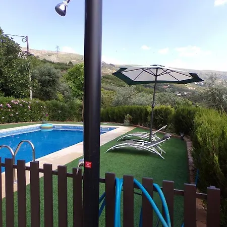 Sao Martinho: Poolside Retreat Near *