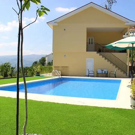 Sao Martinho: Poolside Retreat Near * Frende